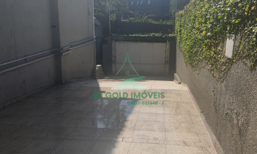 Casa Comercial para Alugar no Morumbi | 190m² | 5 Salas | 1 Vaga | Churrasqueira