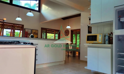 Casa à Venda em Condomínio no Guarujá | 150m² | 3 Dorms | Piscina | 3 Vagas