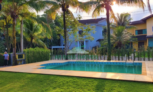 Casa à Venda em Condomínio no Guarujá | 150m² | 3 Dorms | Piscina | 3 Vagas