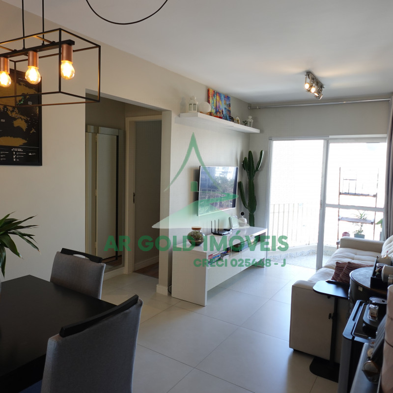 Apartamento à Venda no Bosque da Saúde | 2 Dorms | 1 Vaga | Reformado