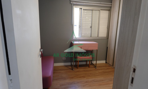 Apartamento à Venda no Bosque da Saúde | 2 Dorms | 1 Vaga | Reformado