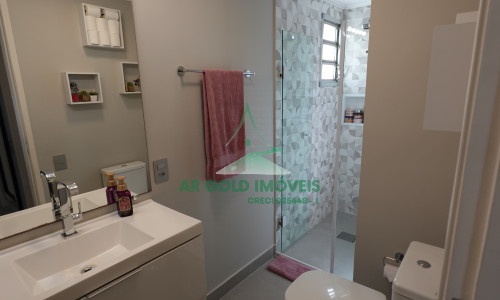 Apartamento à Venda no Bosque da Saúde | 2 Dorms | 1 Vaga | Reformado