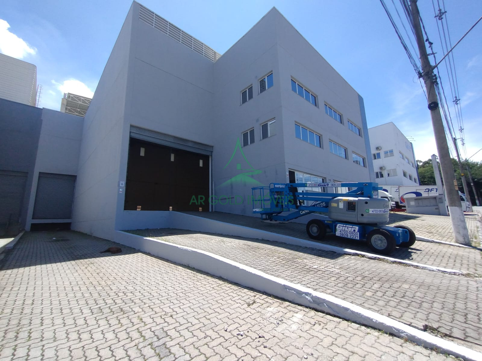 Galpão à Venda ou Locação em Vargem Grande Paulista | 1.000m² | 2 Docas | 13,5m | Raposo Tavares
