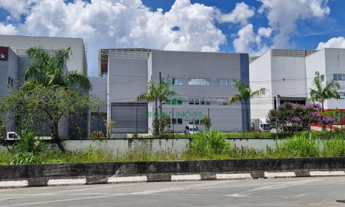 Galpão à Venda ou Locação em Vargem Grande Paulista | 1.000m² | 2 Docas | 13,5m | Raposo Tavares