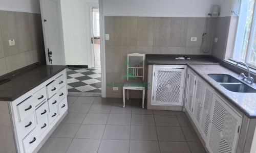 Casa para Locação na Vila Madalena | 400m² | 2 Suítes | 7 Vagas | Residencial ou Comercial