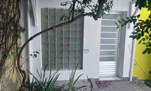 Casa para Locação na Vila Madalena | 400m² | 2 Suítes | 7 Vagas | Residencial ou Comercial