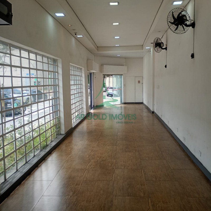 Loja Comercial para Locação na Lapa | 100m² | Esquina | 2 Vitrines | Alta Visibilidade | Alto Fluxo
