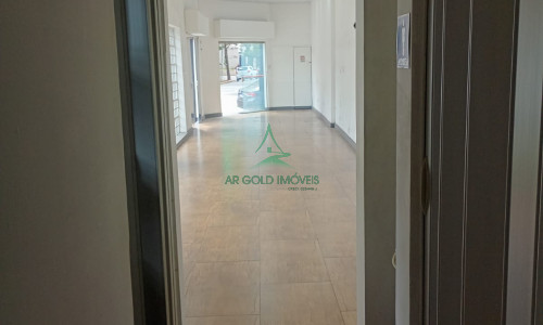 Loja Comercial para Locação na Lapa | 100m² | Esquina | 2 Vitrines | Alta Visibilidade | Alto Fluxo