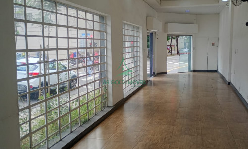 Loja Comercial para Locação na Lapa | 100m² | Esquina | 2 Vitrines | Alta Visibilidade | Alto Fluxo