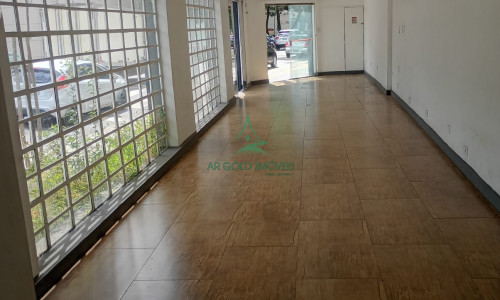 Loja Comercial para Locação na Lapa | 100m² | Esquina | 2 Vitrines | Alta Visibilidade | Alto Fluxo