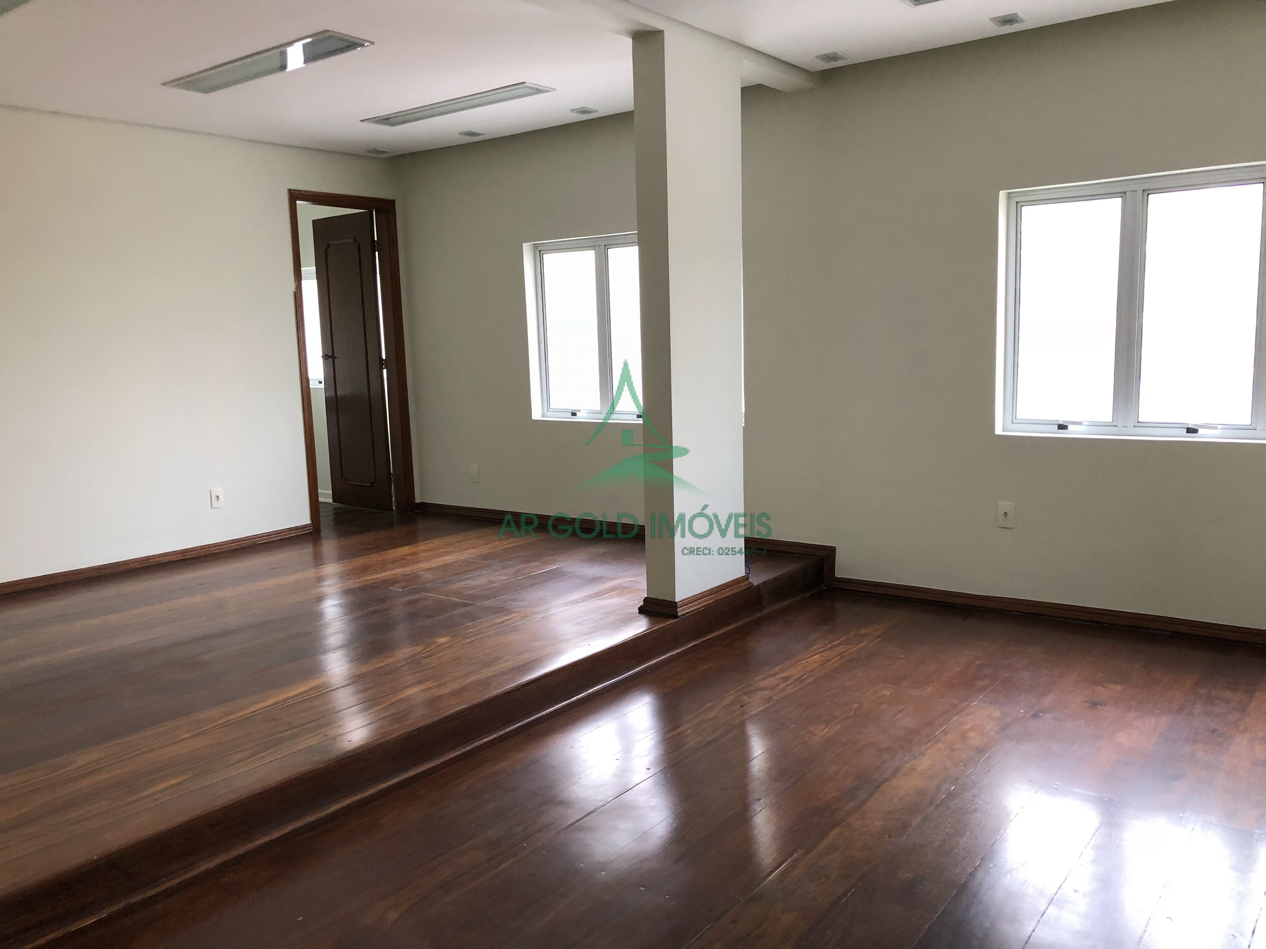 Conjunto Comercial para Locação na Faria Lima | 134m² | 5 Salas | Terraço | Reformado