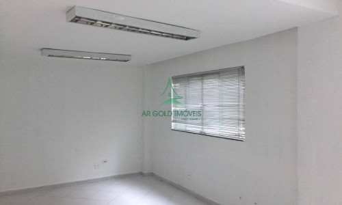 Conjunto Comercial para Locação na Faria Lima | 137m² | 5 Salas | Terraço | Reformado