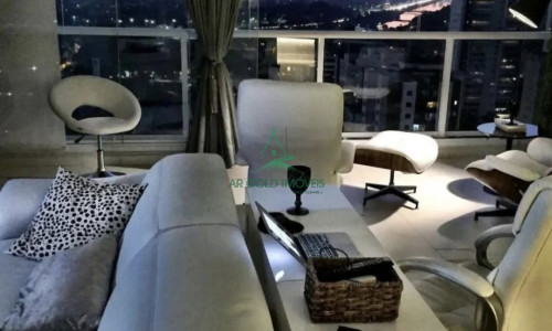 Apartamento à Venda ou Locação em Pinheiros | 84m² | 1 Suíte | 2 Vagas | Vista Cinematográfica