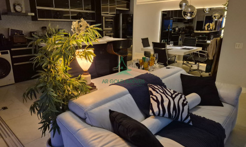 Apartamento à Venda ou Locação em Pinheiros | 84m² | 1 Suíte | 2 Vagas | Vista Cinematográfica