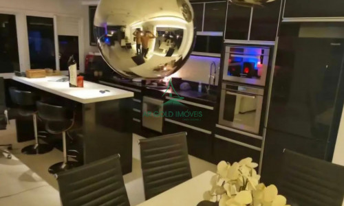 Apartamento à Venda ou Locação em Pinheiros | 84m² | 1 Suíte | 2 Vagas | Vista Cinematográfica