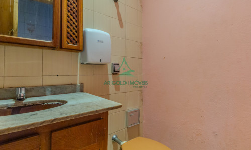 Sobrado Comercial para Locação em Perdizes | 90m² | Estrutura para Gastronomia | 2 Salões
