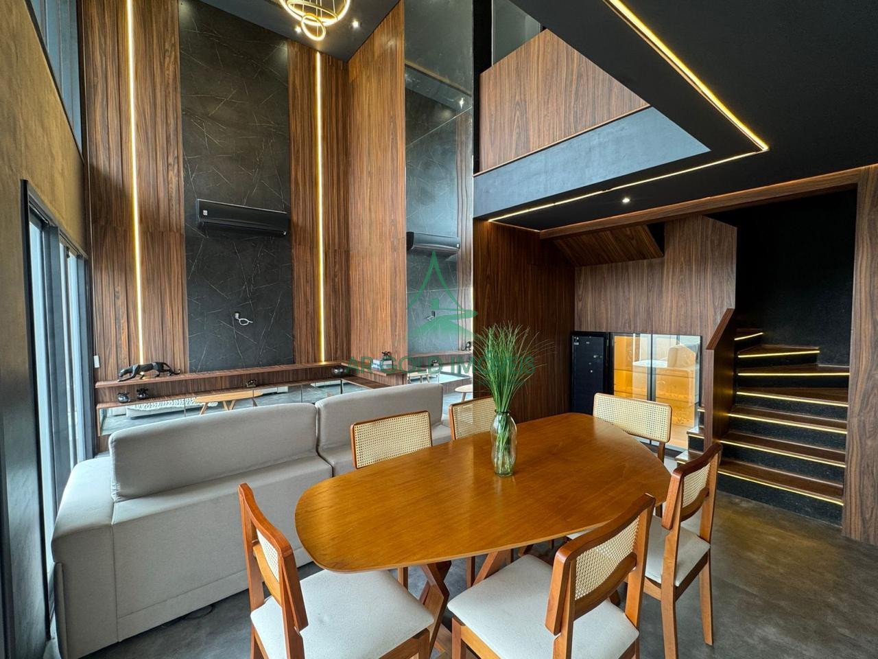 Duplex à Venda em Alphaville | 135m² | 3 Suítes | Mobiliado | Alto Padrão | Condomínio Novare