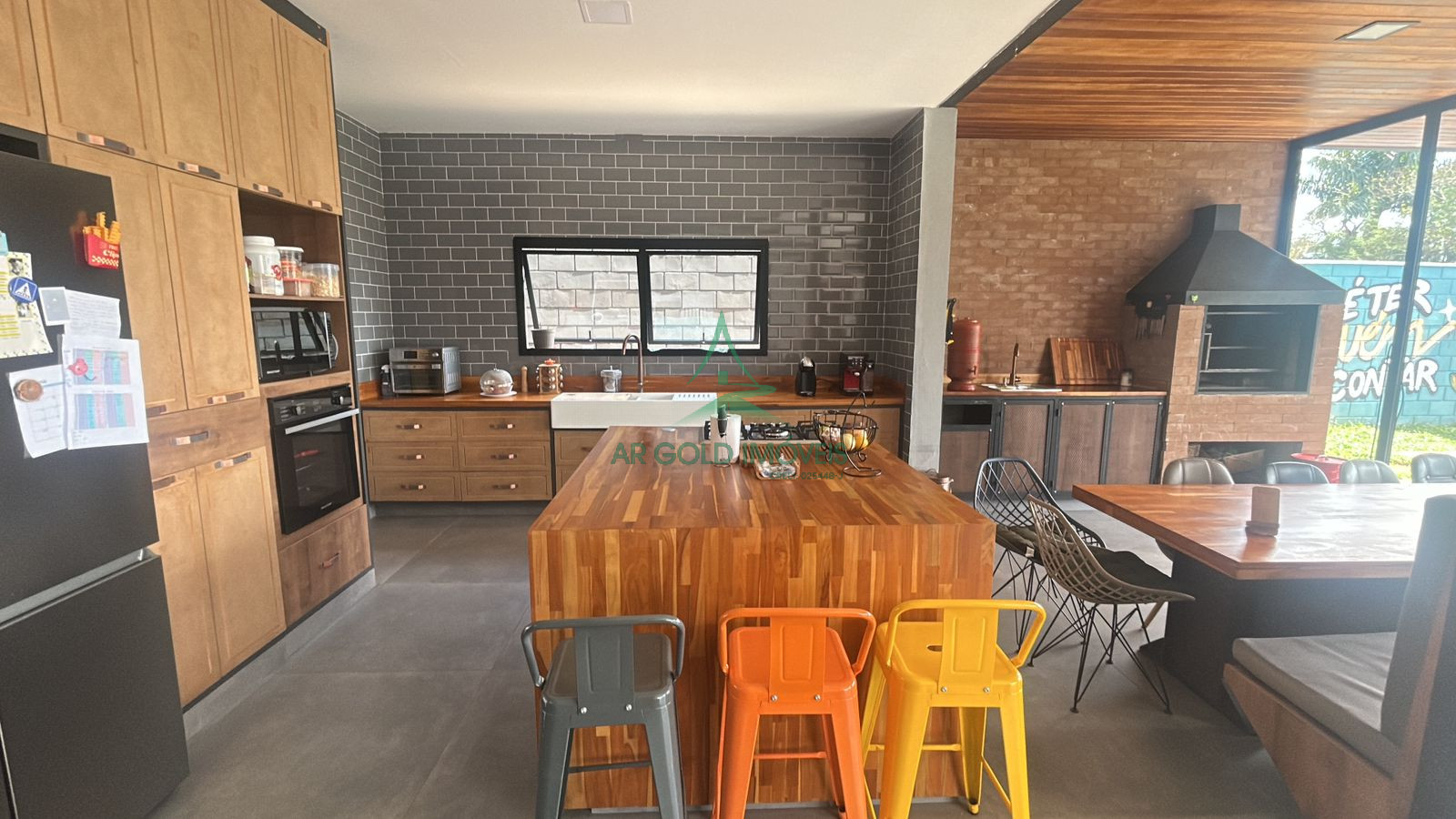 Casa em Condomínio no Parque Petrópolis | 380m² | 4 Suítes | Piscina | Porteira Fechada