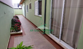 Casa à Venda no Residencial Bosques dos Ipês | 350m² | 2 Quartos | 1 Suíte | Quintal Amplo | 2 Vagas