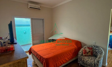 Casa à Venda no Residencial Bosques dos Ipês | 350m² | 2 Quartos | 1 Suíte | Quintal Amplo | 2 Vagas
