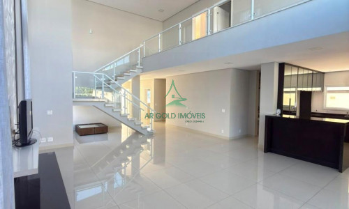 Casa à Venda em Jandira | 417m² | 4 Suítes | Área Gourmet | 5 Vagas | Cond. Reserva Santa Maria