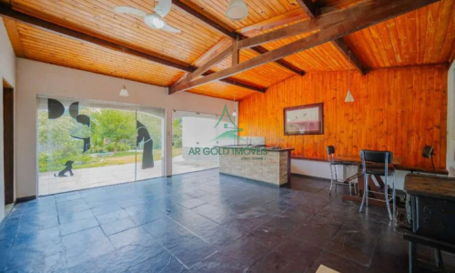 Casa à Venda em Cotia | 890m² | 4 Quartos | 2 Suítes | Piscina | 6 Vagas | Chácaras da Represinha