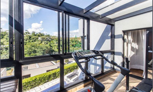 Casa à Venda em Alphaville | 460m² | 5 Suítes | Piscina Aquecida | 4 Vagas | Campos do Conde