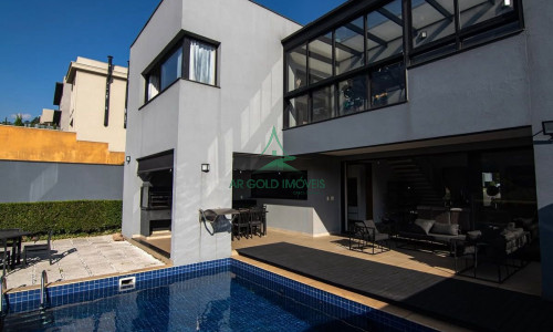 Casa à Venda em Alphaville | 460m² | 5 Suítes | Piscina Aquecida | 4 Vagas | Campos do Conde