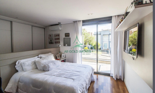 Casa à Venda em Alphaville | 460m² | 5 Suítes | Piscina Aquecida | 4 Vagas | Campos do Conde