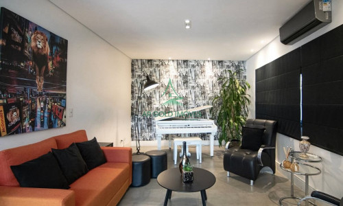 Casa à Venda em Alphaville | 460m² | 5 Suítes | Piscina Aquecida | 4 Vagas | Campos do Conde