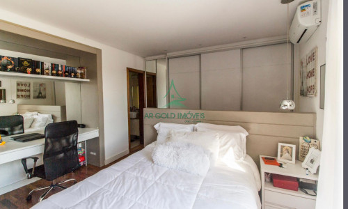 Casa à Venda em Alphaville | 460m² | 5 Suítes | Piscina Aquecida | 4 Vagas | Campos do Conde