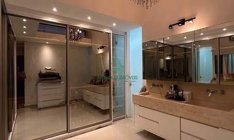 Casa à Venda em Alphaville | 460m² | 5 Suítes | Piscina Aquecida | 4 Vagas | Campos do Conde