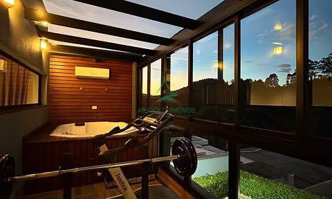 Casa à Venda em Alphaville | 460m² | 5 Suítes | Piscina Aquecida | 4 Vagas | Campos do Conde