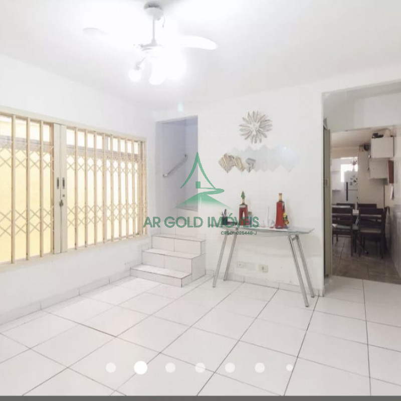 Casa à Venda na Penha | 100m² | 2 Dorms | Sacada | Churrasqueira | 1 Vaga | Próx. Shopping e Metrô