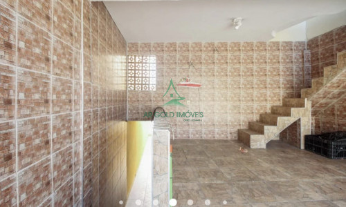 Casa à Venda na Penha | 100m² | 2 Dorms | Sacada | Churrasqueira | 1 Vaga | Próx. Shopping e Metrô