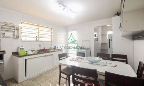 Casa à Venda na Penha | 100m² | 2 Dorms | Sacada | Churrasqueira | 1 Vaga | Próx. Shopping e Metrô