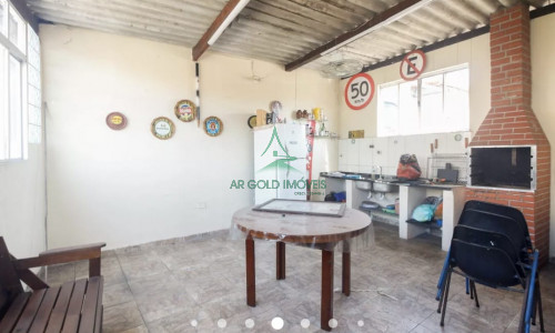 Casa à Venda na Penha | 100m² | 2 Dorms | Sacada | Churrasqueira | 1 Vaga | Próx. Shopping e Metrô