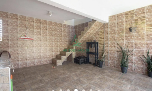 Casa à Venda na Penha | 100m² | 2 Dorms | Sacada | Churrasqueira | 1 Vaga | Próx. Shopping e Metrô
