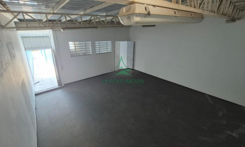 Galpão à Venda na Vila Prudente | 460m² | Terreno 300m² | Entrada para Caminhões | Trifásico