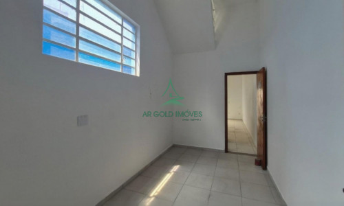 Galpão à Venda na Vila Prudente | 460m² | Terreno 300m² | Entrada para Caminhões | Trifásico