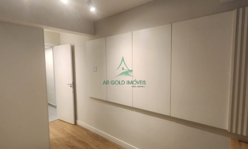 Apartamento à Venda no Rio Pequeno | 45m² | Decorado | Varanda | Edifício Rubi
