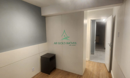 Apartamento à Venda no Rio Pequeno | 45m² | Decorado | Varanda | Edifício Rubi