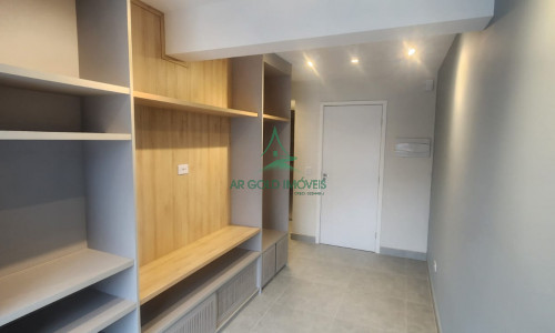 Apartamento à Venda no Rio Pequeno | 45m² | Decorado | Varanda | Edifício Rubi