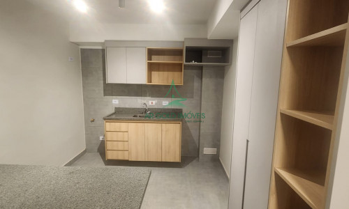 Apartamento à Venda no Rio Pequeno | 45m² | Decorado | Varanda | Edifício Rubi