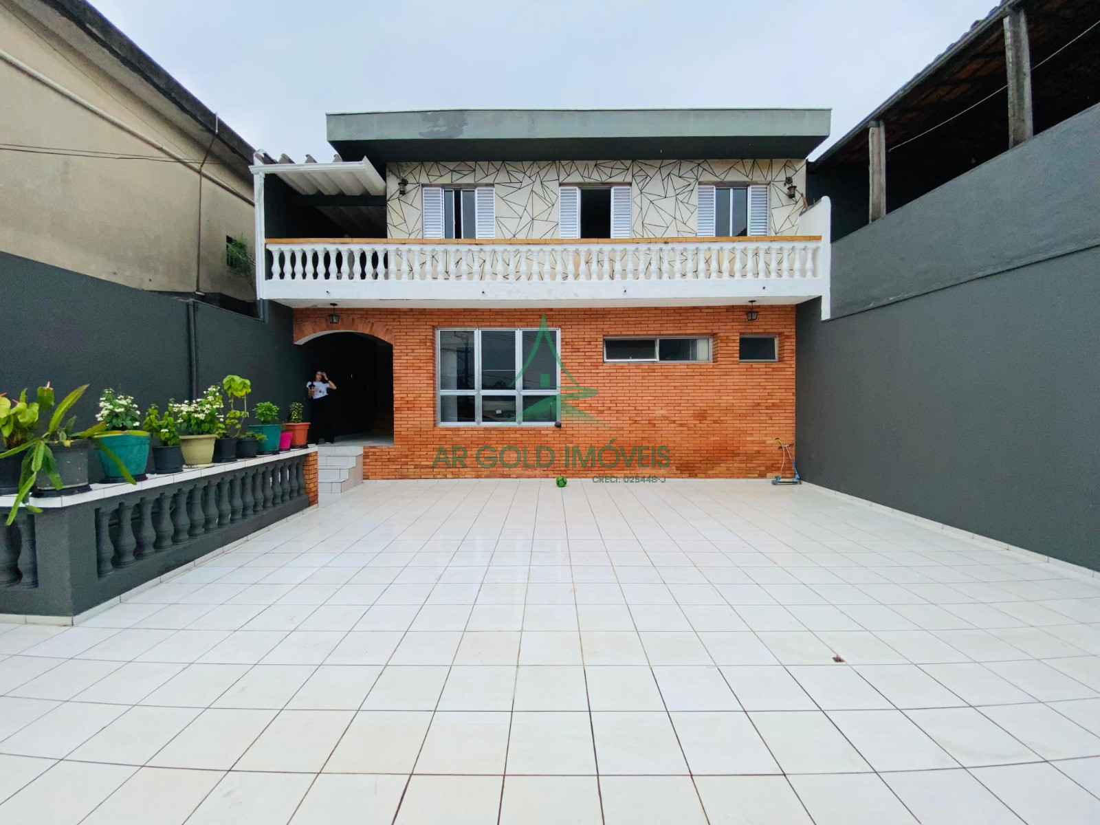 Imóvel à Venda no Jd. São Jorge | 338m² | 4 Casas | 8 Quartos | Churrasqueira | 3 Vagas
