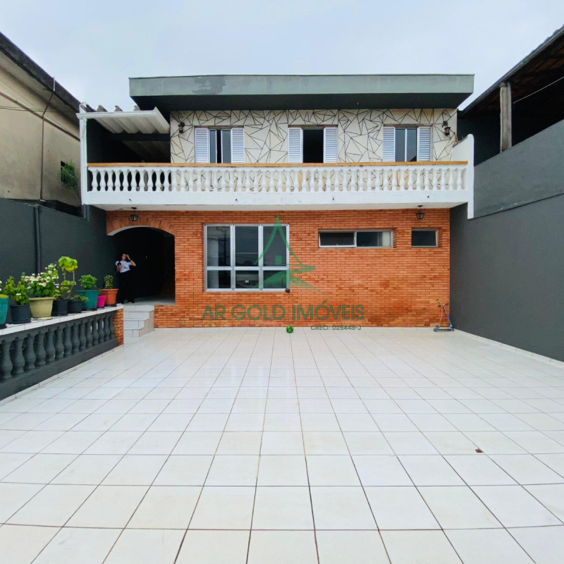 Imóvel à Venda no Jd. São Jorge | 338m² | 4 Casas | 8 Quartos | Churrasqueira | 3 Vagas