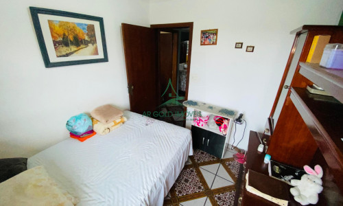 Imóvel à Venda no Jd. São Jorge | 338m² | 4 Casas | 8 Quartos | Churrasqueira | 3 Vagas