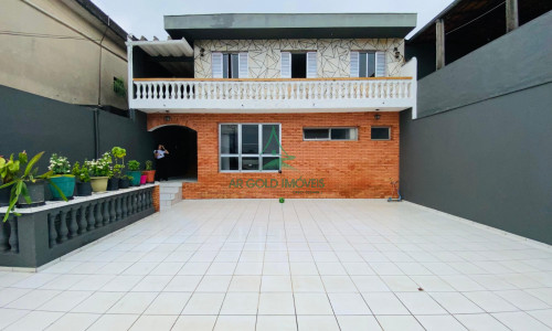 Imóvel à Venda no Jd. São Jorge | 338m² | 4 Casas | 8 Quartos | Churrasqueira | 3 Vagas