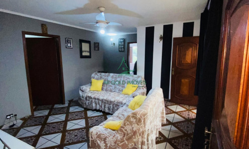 Imóvel à Venda no Jd. São Jorge | 338m² | 4 Casas | 8 Quartos | Churrasqueira | 3 Vagas