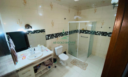 Imóvel à Venda no Jd. São Jorge | 338m² | 4 Casas | 8 Quartos | Churrasqueira | 3 Vagas